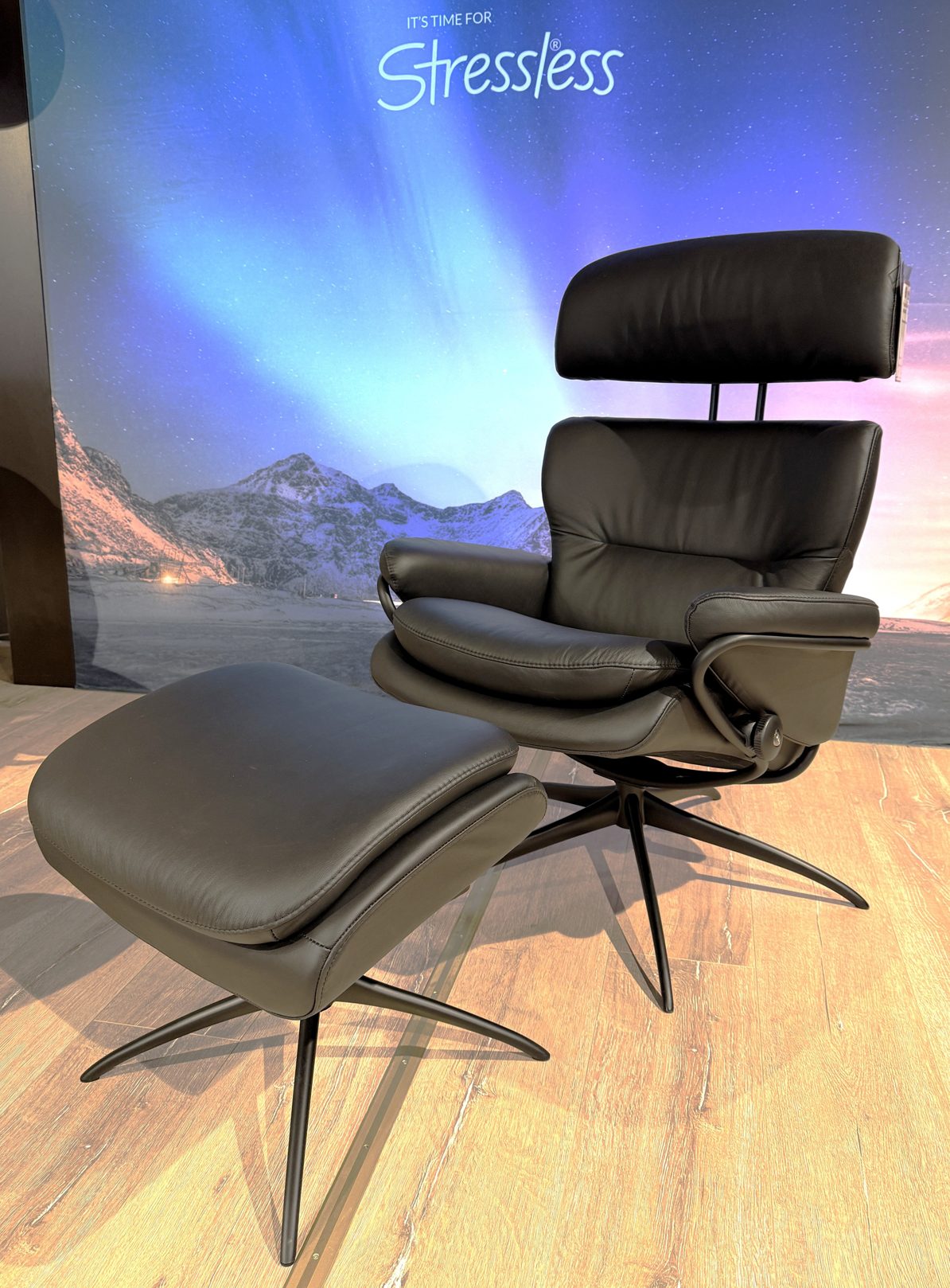 Ausstellungsstück 7006700021 Ausstellungsstuecke-Stressless-Relaxsessel-Ekornes-aus-Leder-Metall-in-Schwarz-Stressless-Sessel-Rome-inkl-Hocker-Leder-Paloma-schwarz-mit-verstellbarer-Kopfstuetze-guenstiger.jpg