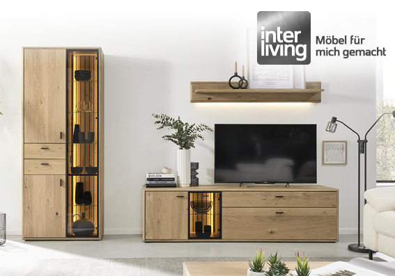 Il-Wohnzimmer-Serie-2024-Rückwand Lamelle Eiche hell schwarz Interliving.jpg