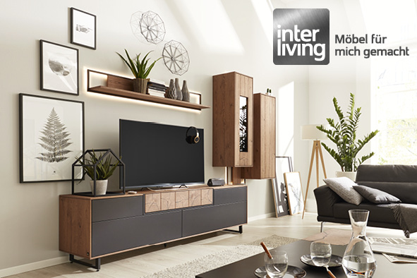 Interliving 2106 Wohnwand Raucheiche Schiefer schwarz Mattlack Lowboard TV Hängevitrine Hirnholzapplikation Kufe schwarz .jpg