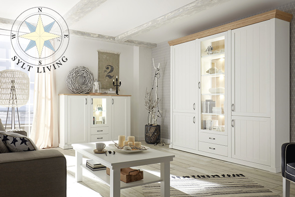 Sylt Living Wohnwand weiß Kranz Eiche Highboard Vitrine Couchtisch maritim Landhaus.jpg