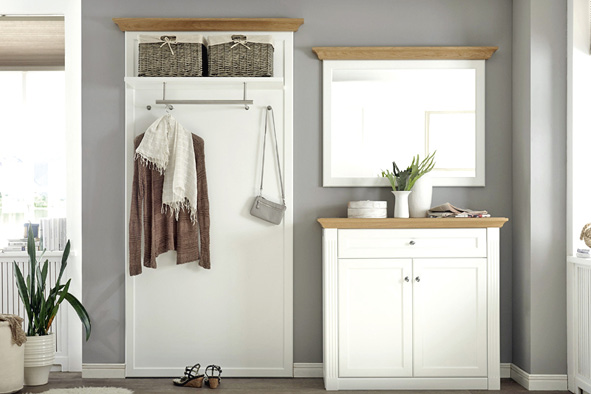 Wehrsdorfer Maisonette Garderobe weiß mit Kranz in Eiche Schuhschrank Spiegel Paneel mit Körben Landhaus maritim.jpg