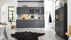 Kuechenplanung wert-kueche-vivien-landhausstil-lavaschwarz