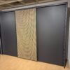 Schwebetürenschrank Denver Dekor graphit mit Mitteltür Lamellen in Bianco Eiche Nachbildung