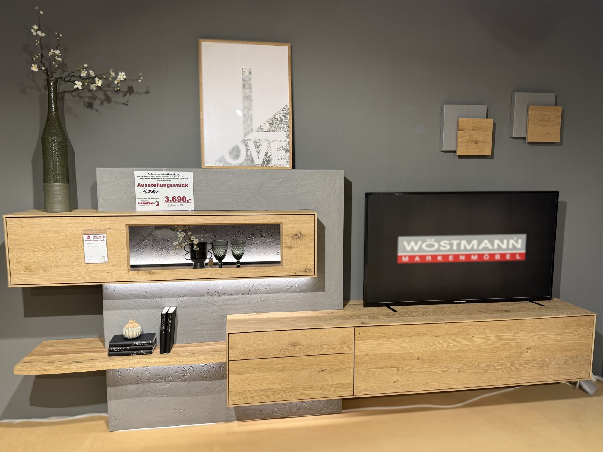 Wohnwand BRIK mit Betonbaustein