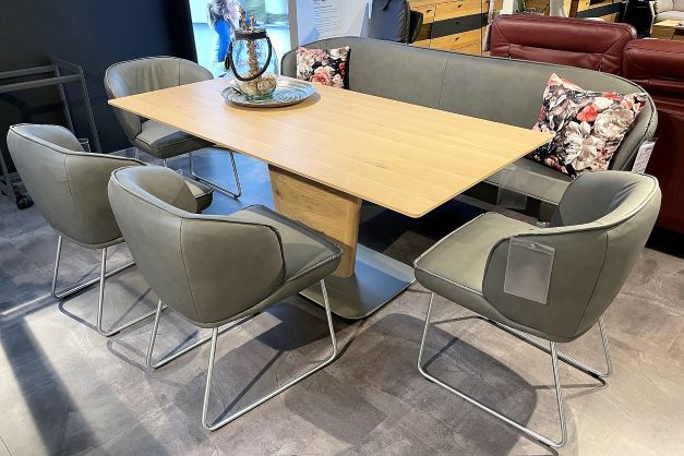Interliving Esszimmer Serie 5503 – Bank, Esstisch und vier Stühle