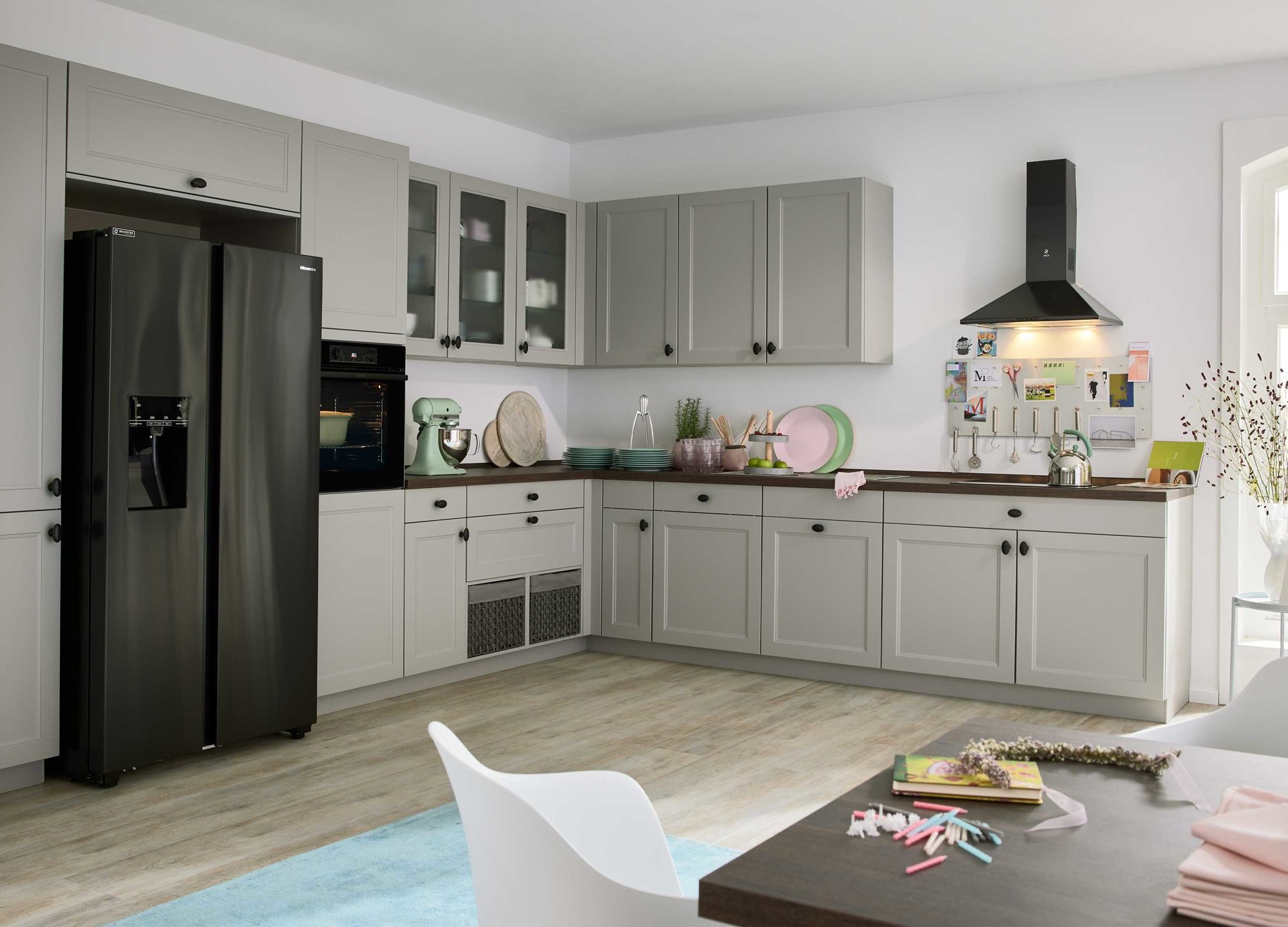 Culineo Landhausküche L-Form Steingrau