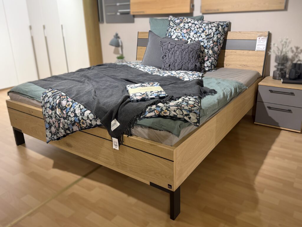 Schlafzimmer Interliving 1207 komplett mit Schwebetürenschrank