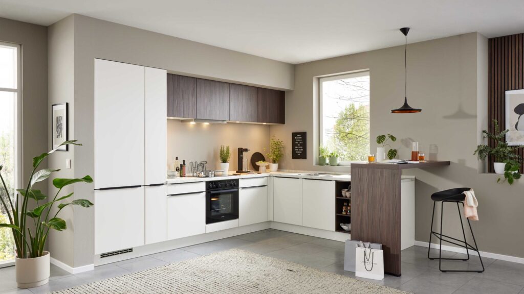Culineo Moderne L-Küche weiß mit Tresen
