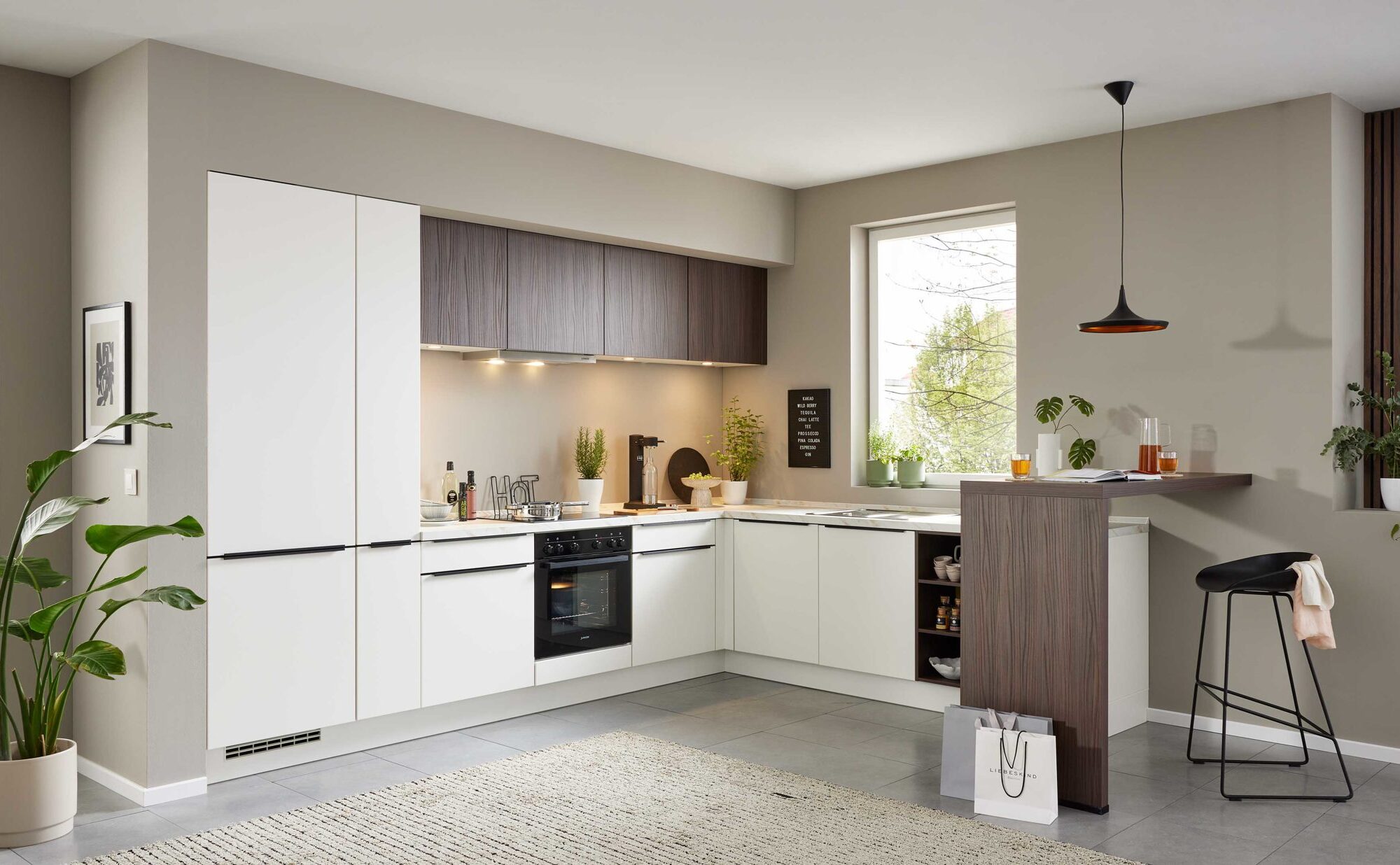 Culineo Moderne L-Küche weiß mit Tresen