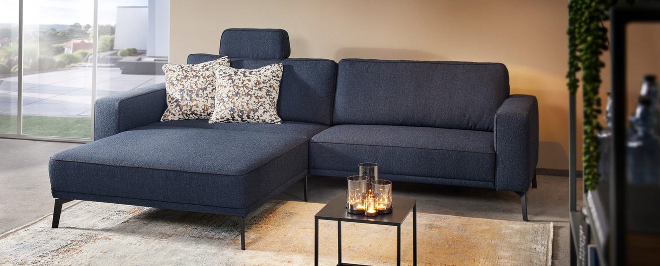 Ponsel Venturo Ecksofa in Dunkelblau mit Metallfüßen
